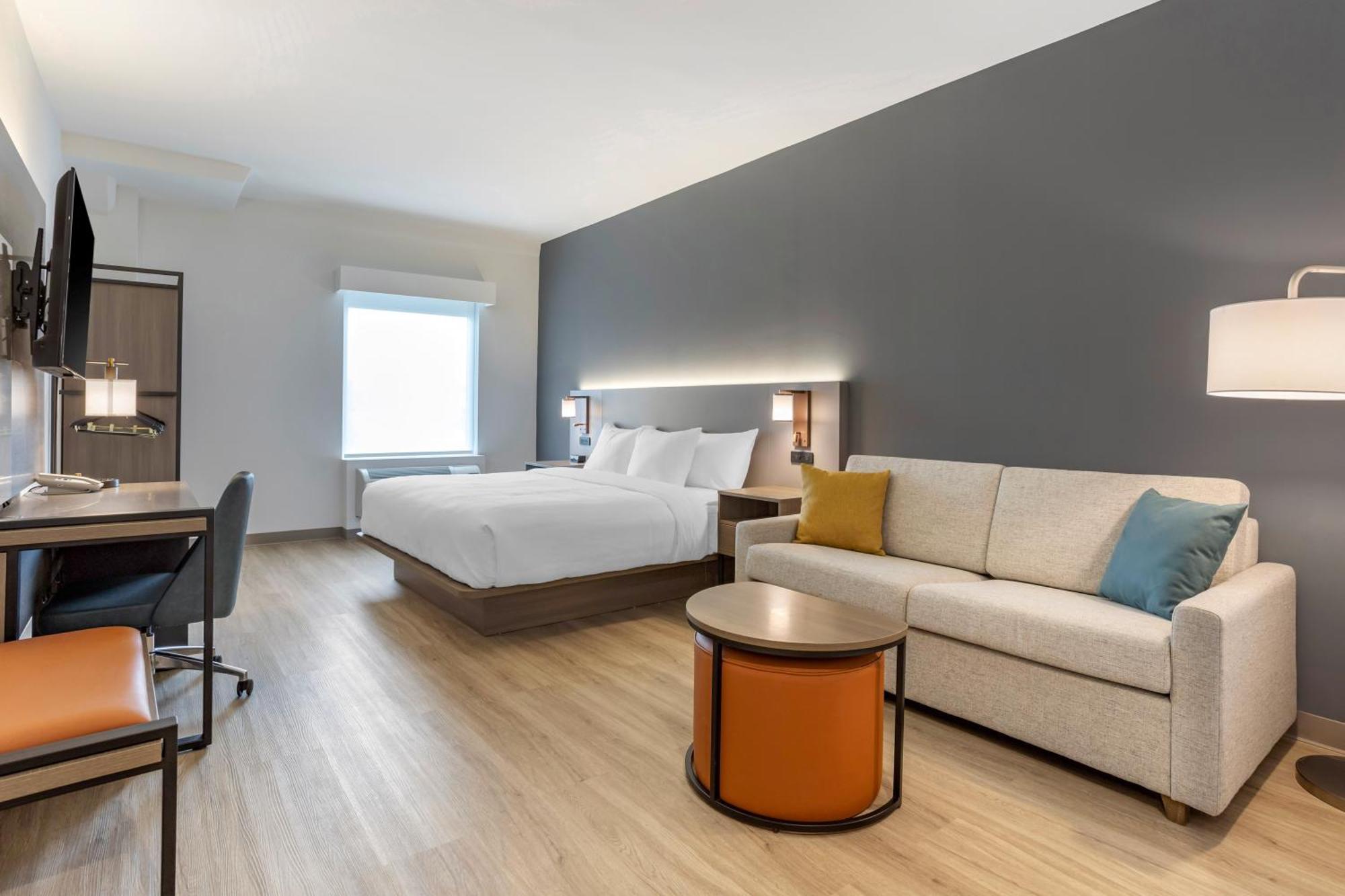 Comfort Inn & Suites Newark Liberty International Airport Exterior foto