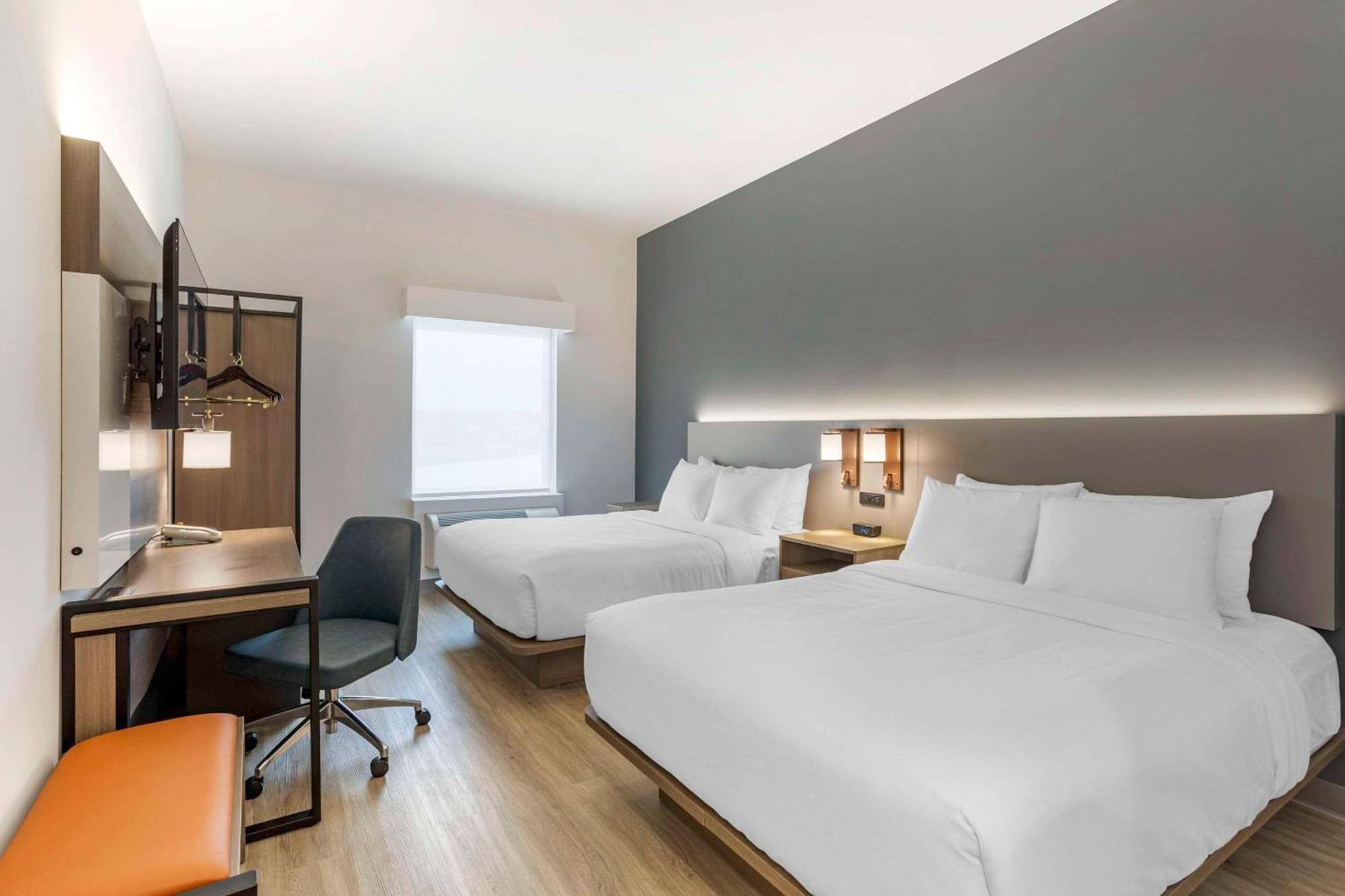 Comfort Inn & Suites Newark Liberty International Airport Exterior foto